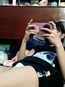 QueenSoreal – Naživo XXX chat