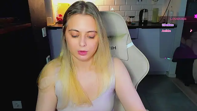 Онлайн чат XXX blonde_kellyy