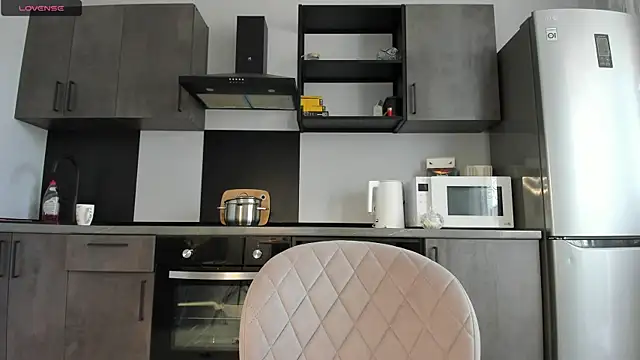 دردشة Linaa_Land الجنسية المباشرة
