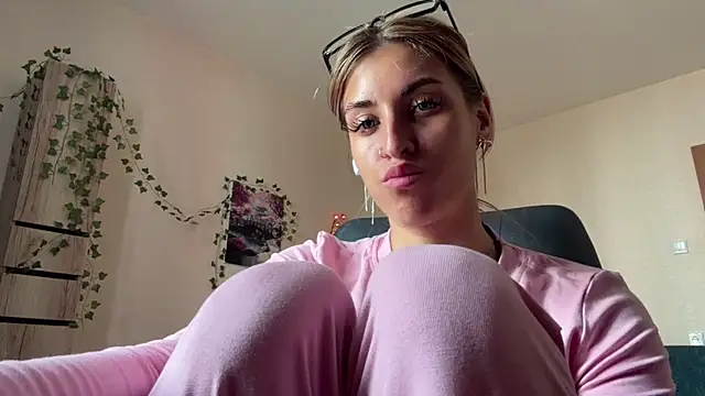 Rossy_S Chat XXX in diretta