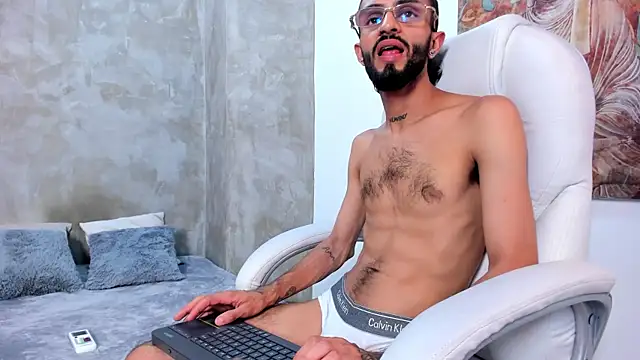 Felipe-Casttan Live XXX-chat