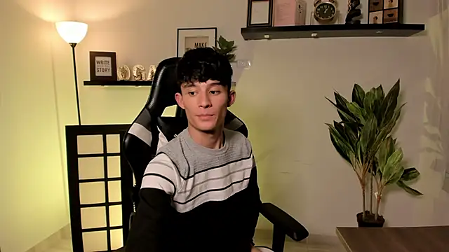 Patrick_Howland_ Live XXX-Chat