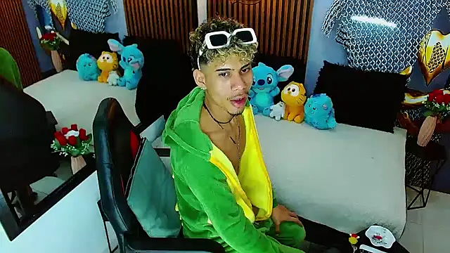 Skinny_cute_Alyer XXX чат на живо