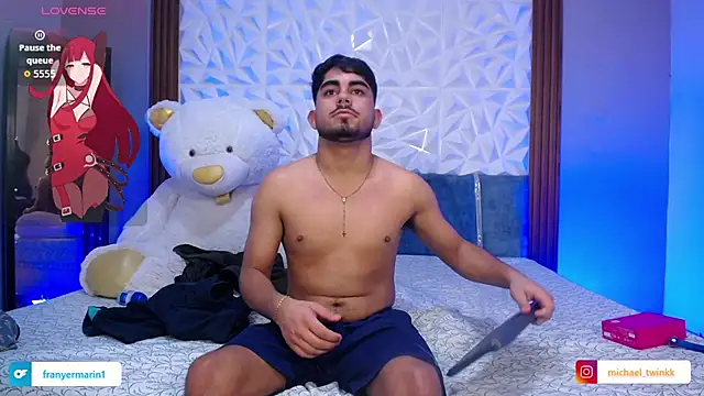 Michael_and_twinkk live XXX chat