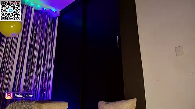 rubi_star Adlı Modelin Canlı XXX Sohbeti