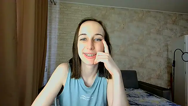 Anika_bloom Adlı Modelin Canlı XXX Sohbeti