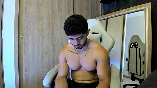 Thiago_moretti Adlı Modelin Canlı XXX Sohbeti