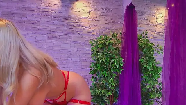 AngelInSinn Adlı Modelin Canlı XXX Sohbeti
