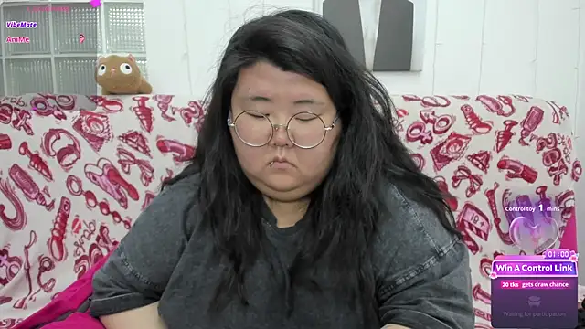 Nadine_asian Chat XXX live