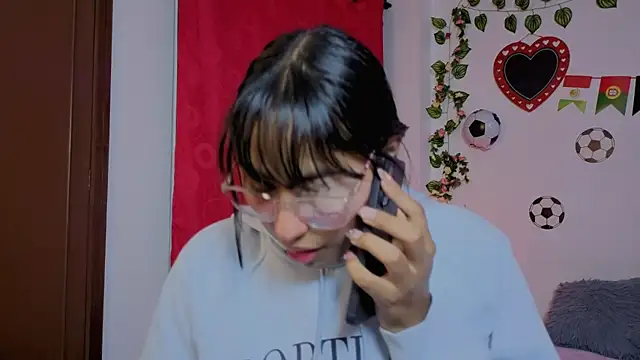 แชท XXX สดของ PaulaCutexs