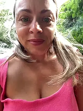 ladywithbigass XXX чат на живо