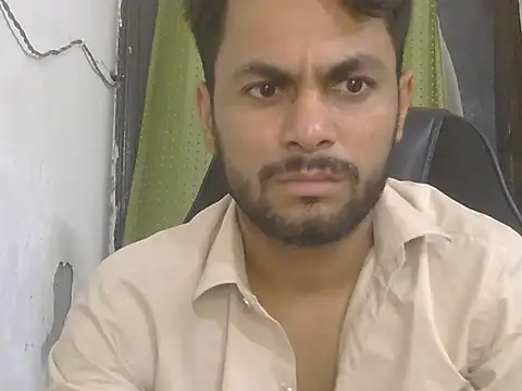 Stubborndesiboy Adlı Modelin Canlı XXX Sohbeti