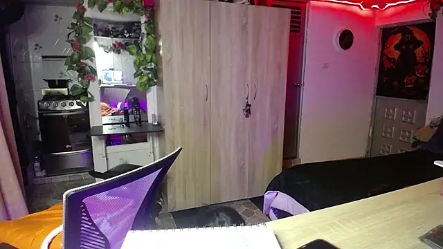 Chatroom XXX en direct de Samara_Homescapes