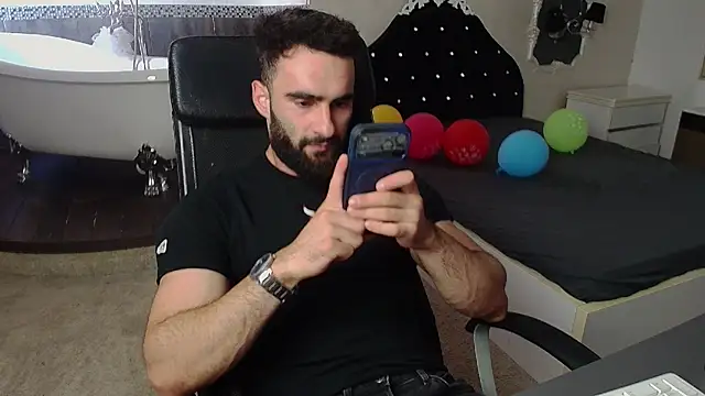 Онлайн чат XXX MicahLane