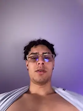 bigryann23's Live XXX Chat