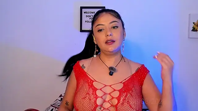 Онлайн чат XXX LauraToro_