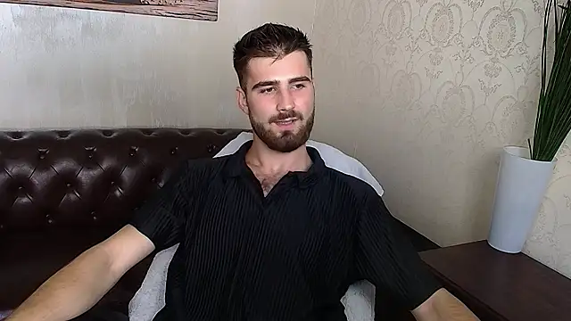 Chatroom XXX en direct de KyloEast