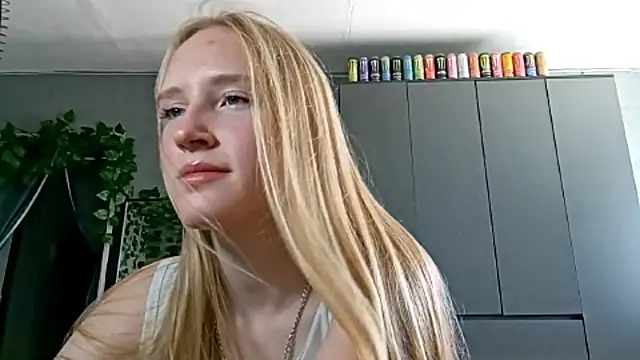 Mia_Azart Chat XXX in diretta