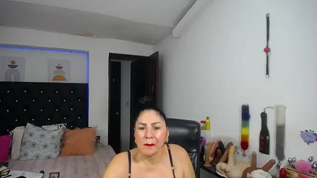 mature_bigboobs10 Adlı Modelin Canlı XXX Sohbeti