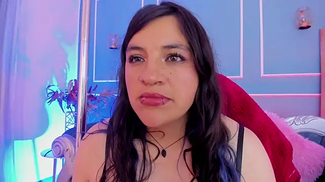TaraTaylorr Live XXX-Chat