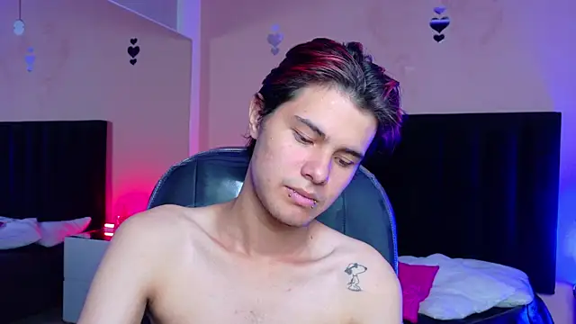 Chat +18 de Derek_Sinn ao vivo