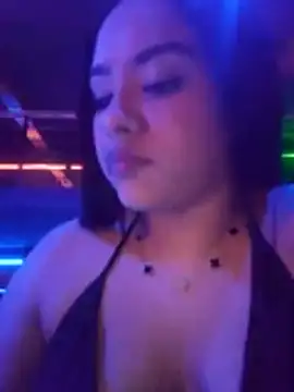 EAAM1@xh Adlı Modelin Canlı XXX Sohbeti