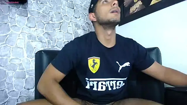 Chris_Dick23 Adlı Modelin Canlı XXX Sohbeti