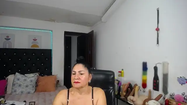 mature_bigboobs10 élő XXX-chatje