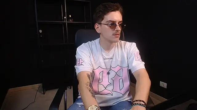 FelixStarkk Chat XXX live