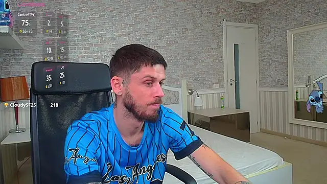 Živý XXX chat JonahShaw
