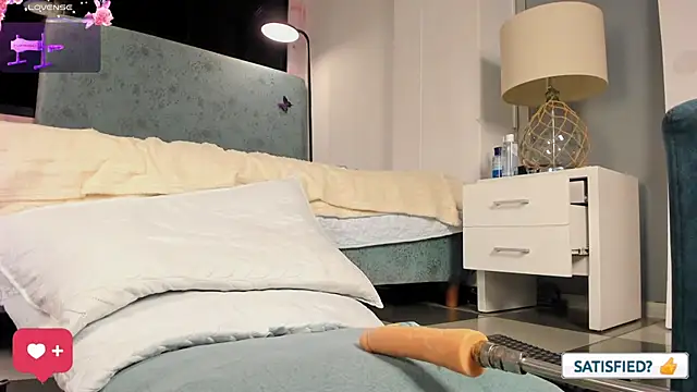 JESSI_NAOMI élő XXX-chatje