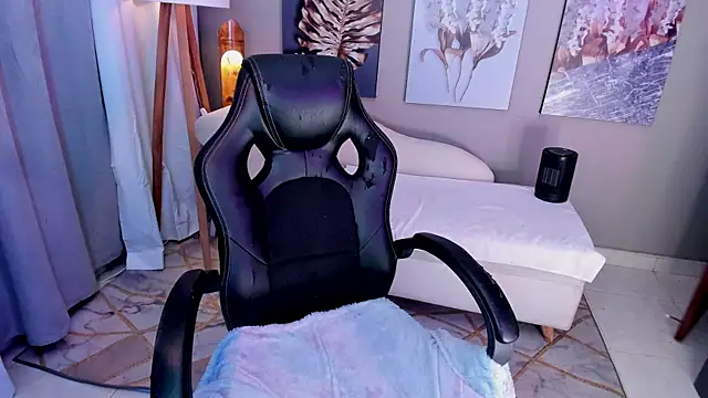 charlotte_bluee Chat XXX in diretta