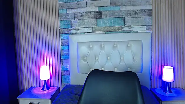 sharlot_hs' Live XXX Chat