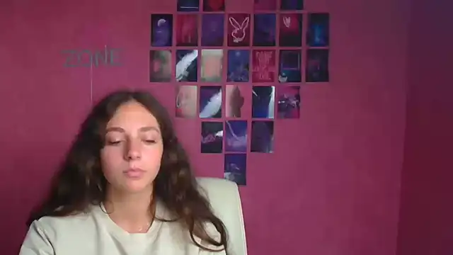 KissMeJulia's Live XXX Chat