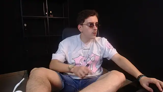 FelixStarkk Adlı Modelin Canlı XXX Sohbeti