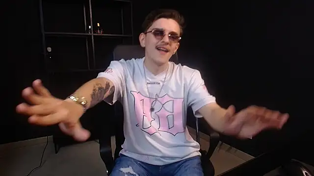 FelixStarkk Adlı Modelin Canlı XXX Sohbeti