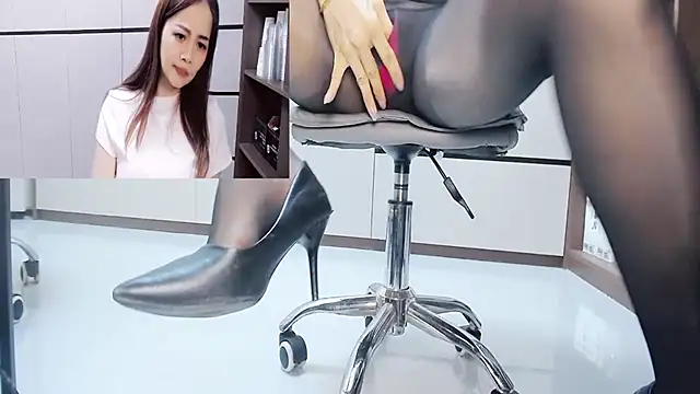 Latte-01's Live XXX Chat