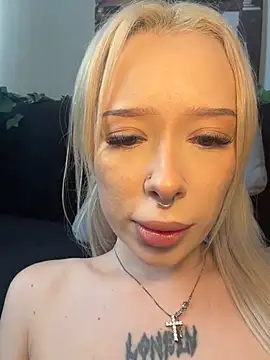 Chat +18 de MaryChanXO ao vivo