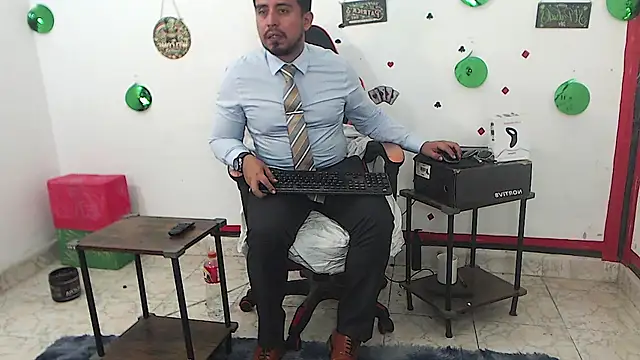 KalethBigDick élő XXX-chatje
