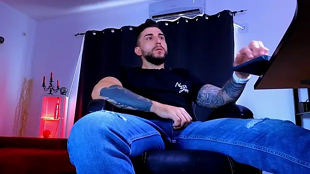 MightyAaron66 Chat XXX in diretta