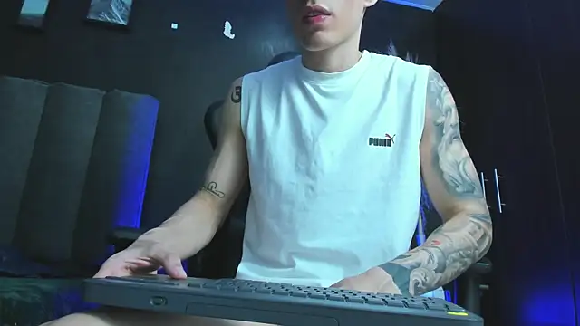 Enzo_Maseratin Live XXX chat