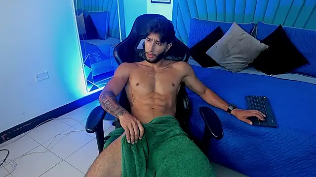 Emmet_CollinsJS live XXX chat