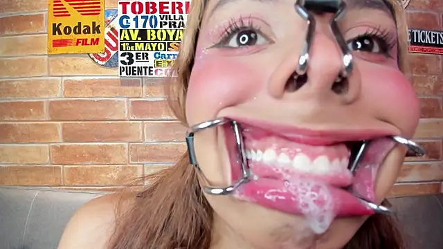 foxy_antonela Adlı Modelin Canlı XXX Sohbeti