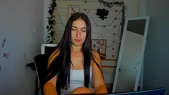 Star_Emily_ Adlı Modelin Canlı XXX Sohbeti