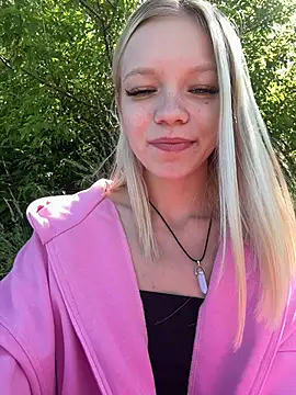 Foxy_Blondie: онлайн-секс-чат