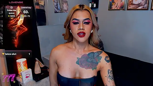 StellaStrong30's Live XXX Chat