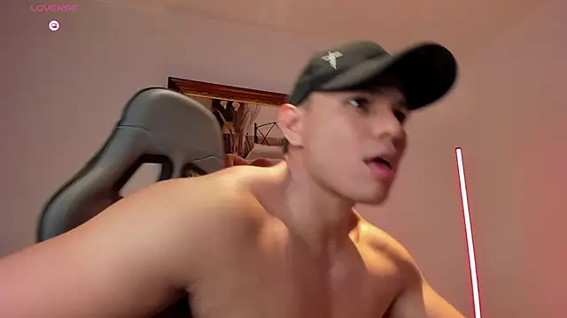 Chat +18 de RoyConstance ao vivo