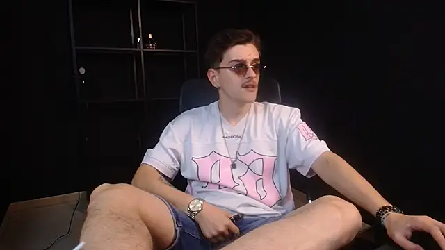FelixStarkk Chat XXX in diretta