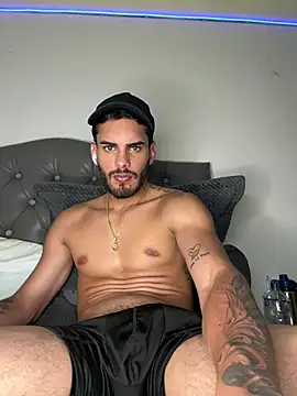 Derek_master Chat XXX in diretta