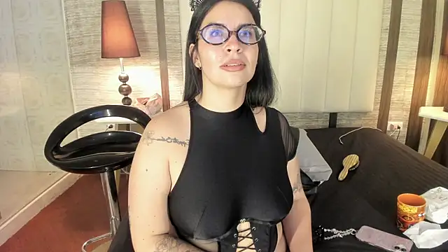 Hannah_Cross Live XXX-chat